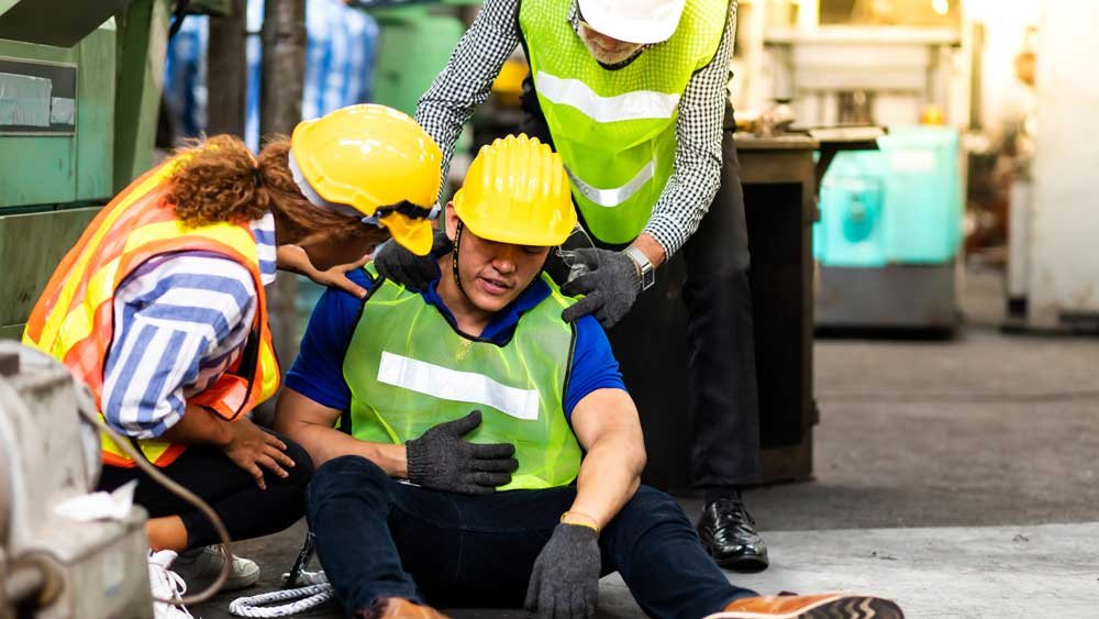 Pallet-Rack-Safety-Guide-(2024)-Lack-of-Personal-Protective-Equipment-(PPE)