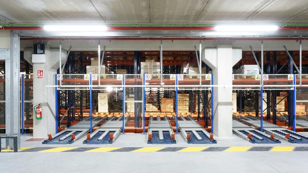 What is a Common Application of AI in Warehouses - Automated warehouse